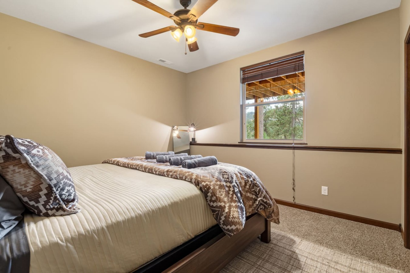 Private: 10 Beds, Hot Tub & Forest Views Near Lead — photo 51