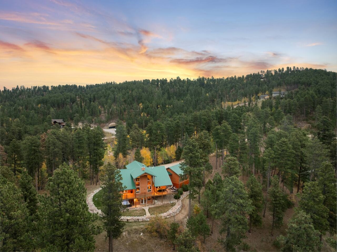 Private: 10 Beds, Hot Tub & Forest Views Near Lead — photo 84