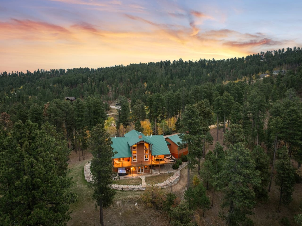 Private: 10 Beds, Hot Tub & Forest Views Near Lead — photo 91