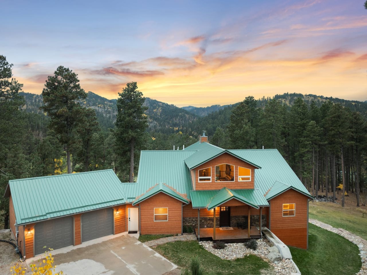 Private: 10 Beds, Hot Tub & Forest Views Near Lead — photo 86