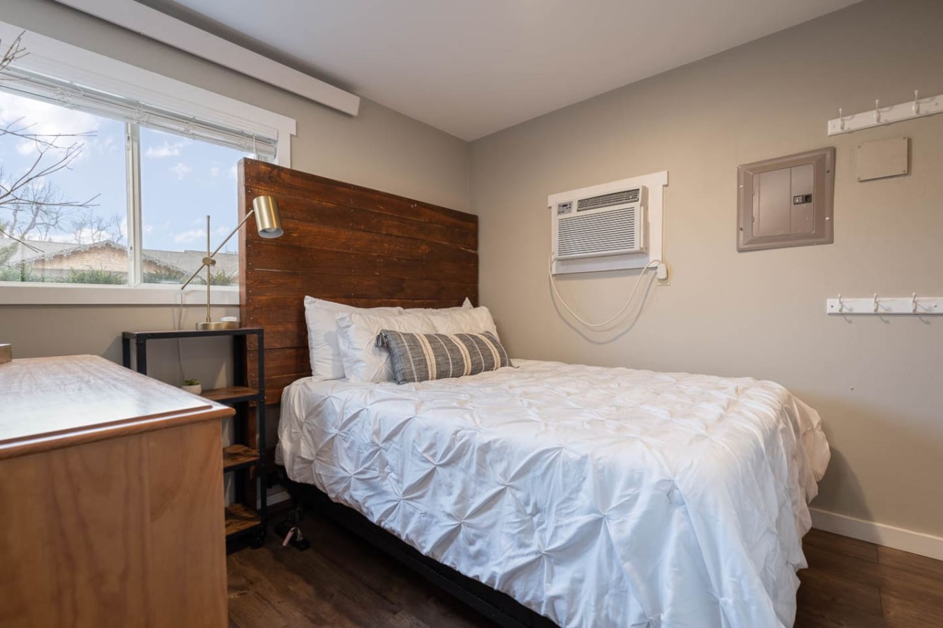 Queen size bed