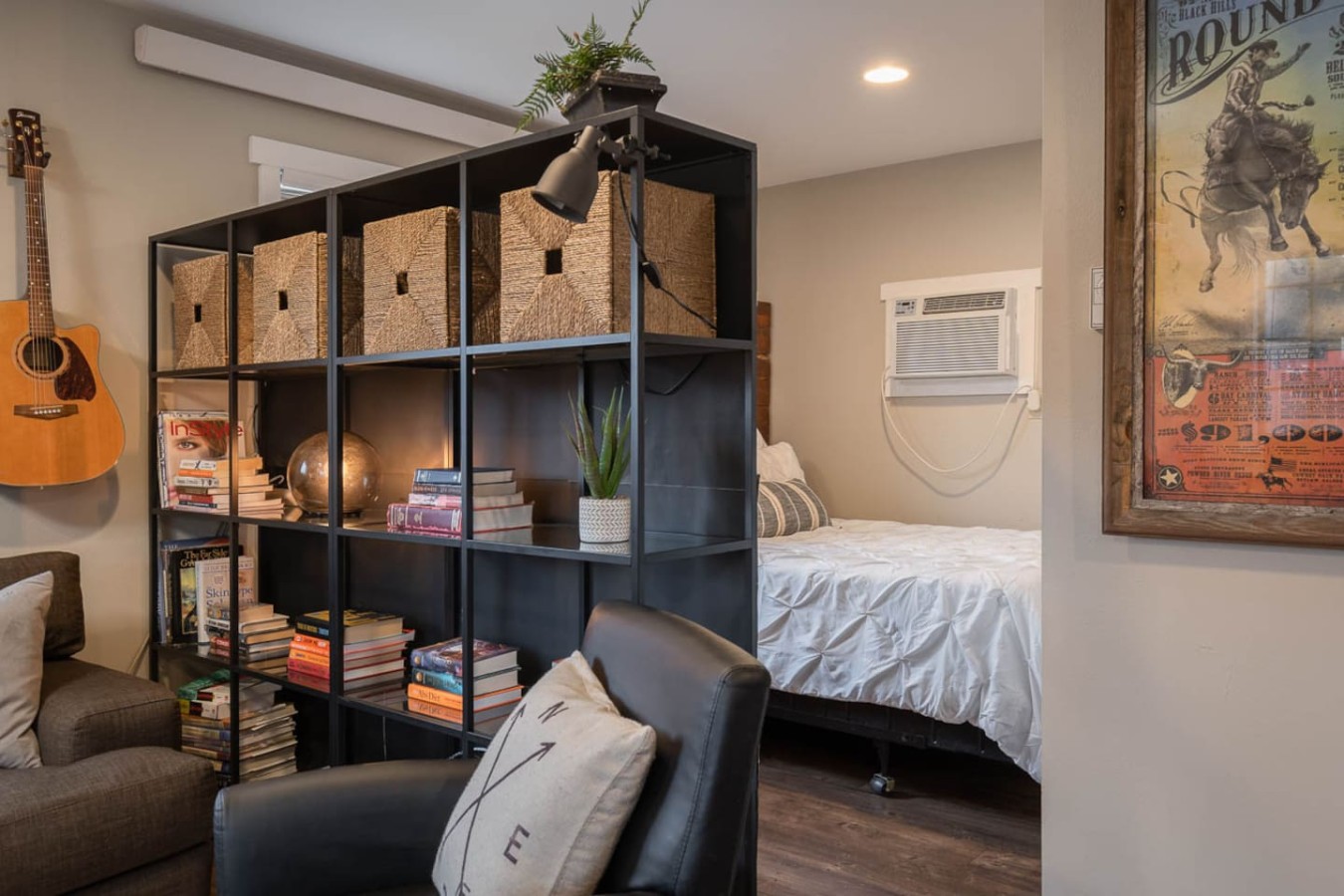 Downtown Modern-farmhouse Studio With Hot Tub - Spearfish, SD