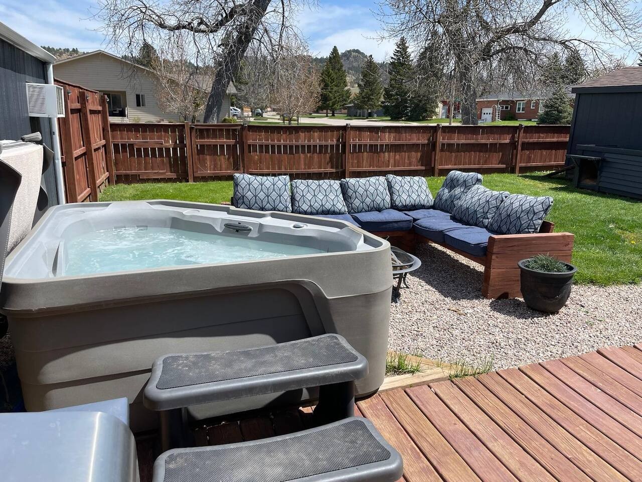 Downtown Modern-Farmhouse Studio with Hot Tub — photo 15