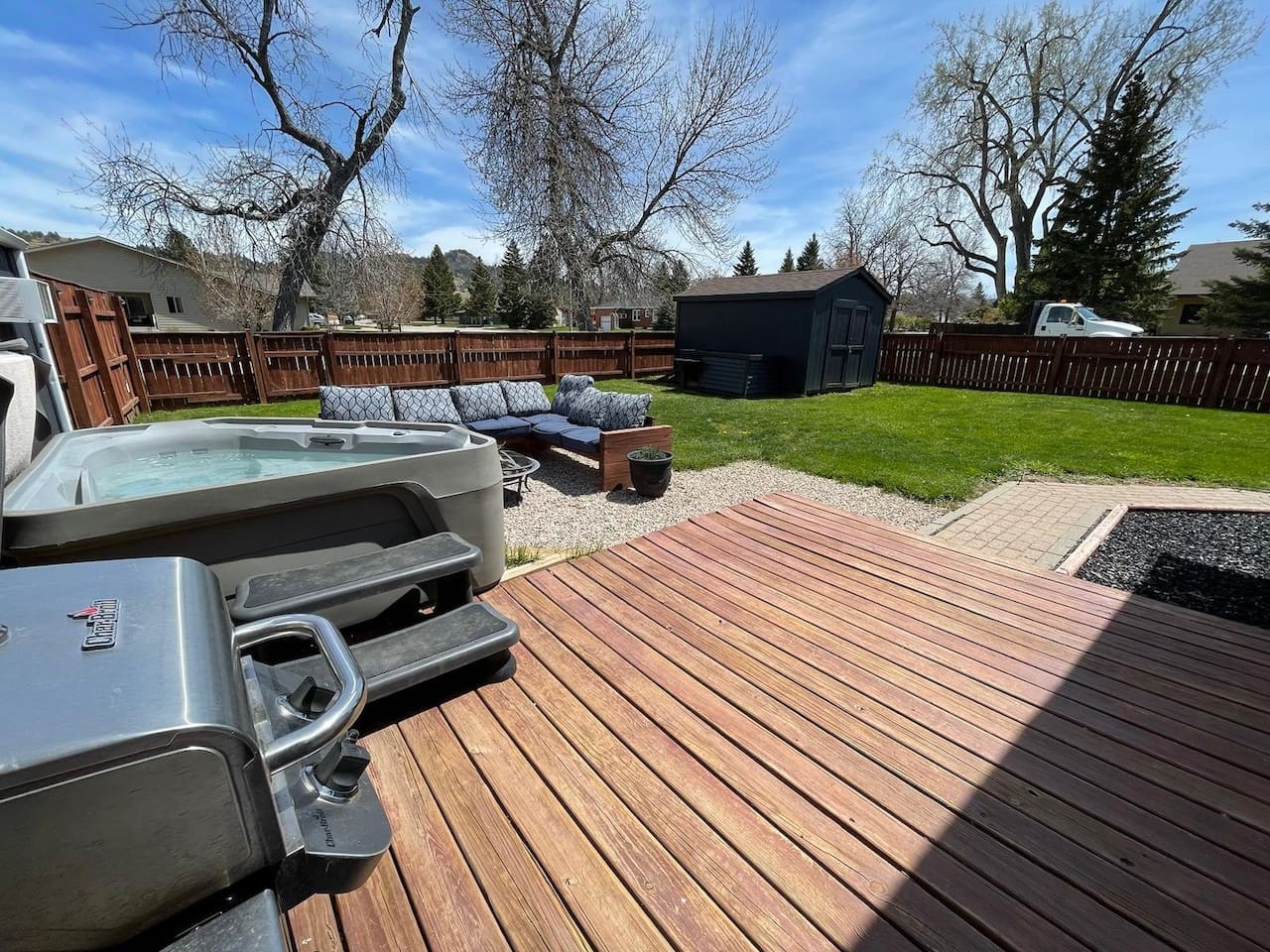 Downtown Modern-Farmhouse Studio with Hot Tub — photo 16