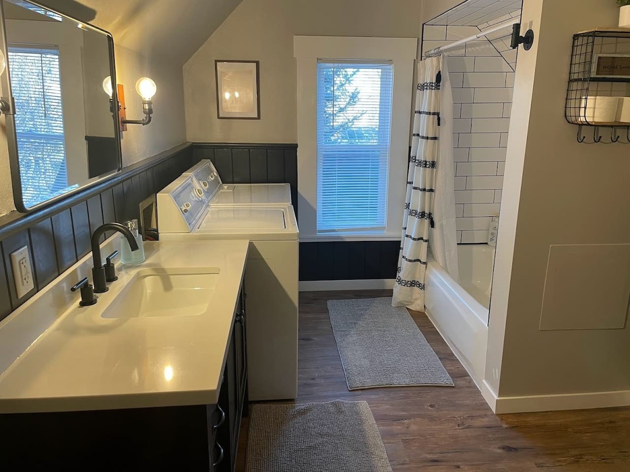 Cozy Getaway at Orchard Creek Cottages — photo 17