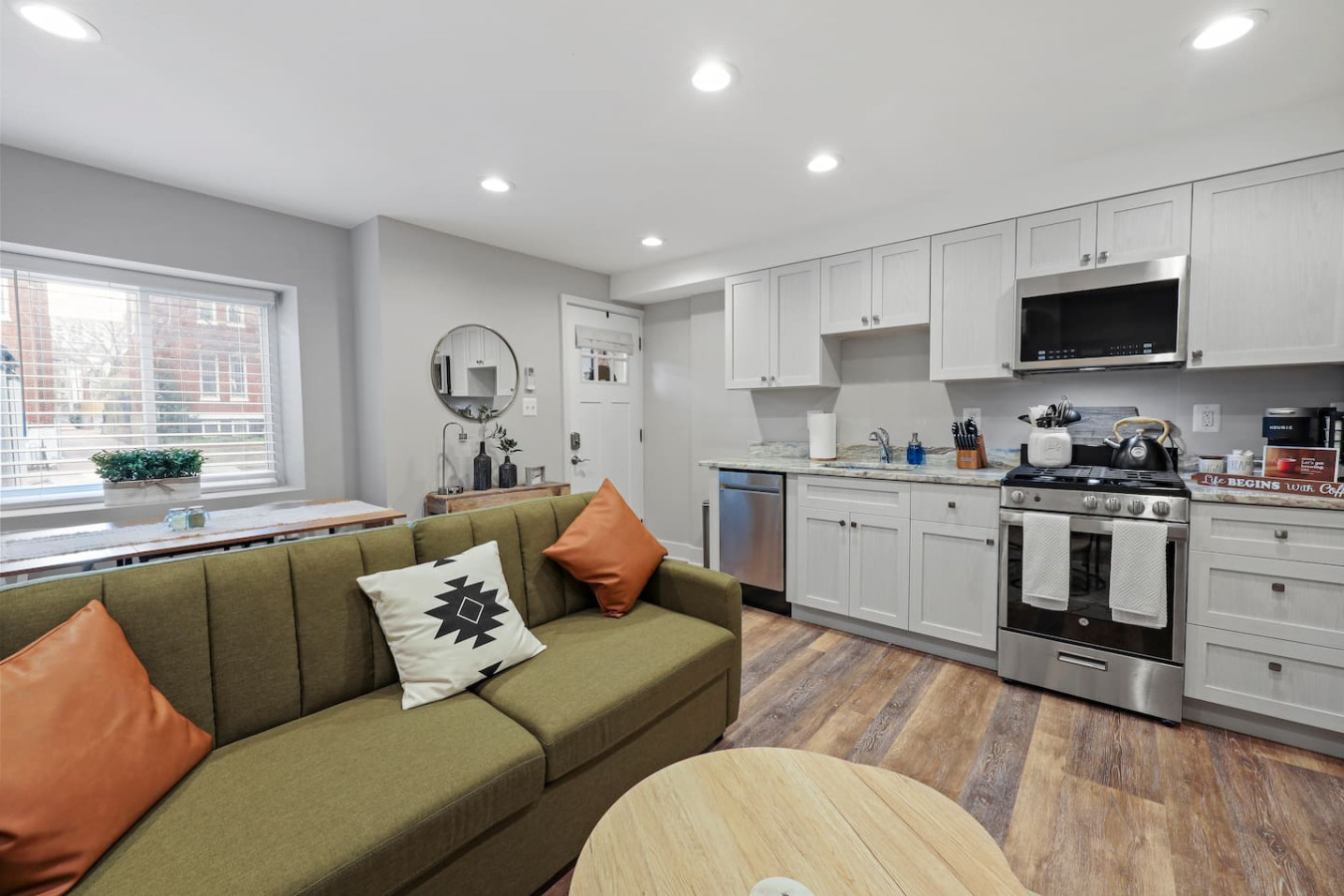 Charming Suite With Outdoor Patio - Cozy Urban Retreat - Washington, D.C.