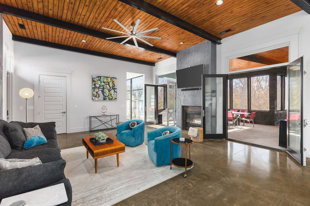 Stunning Modern Ranch With Pool And Hot Tub - Unique Nashville Retreat - Nashville, TN