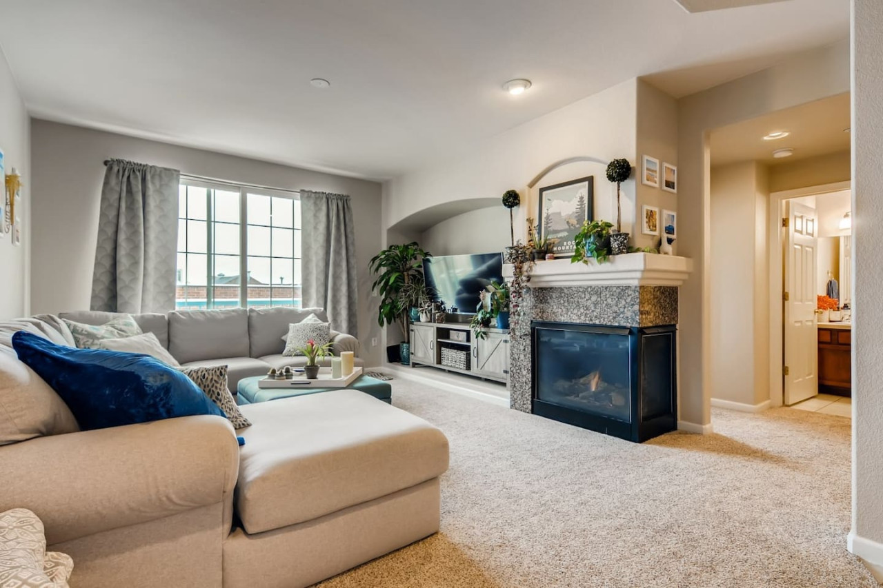 Capital Hill Condo w/ Balcony, Parking, Laundry