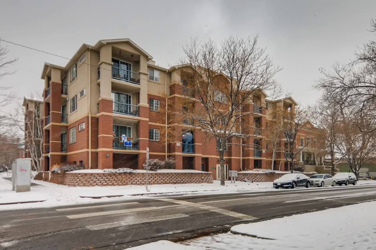 Capital Hill Condo w/ Balcony, Parking, Laundry 2