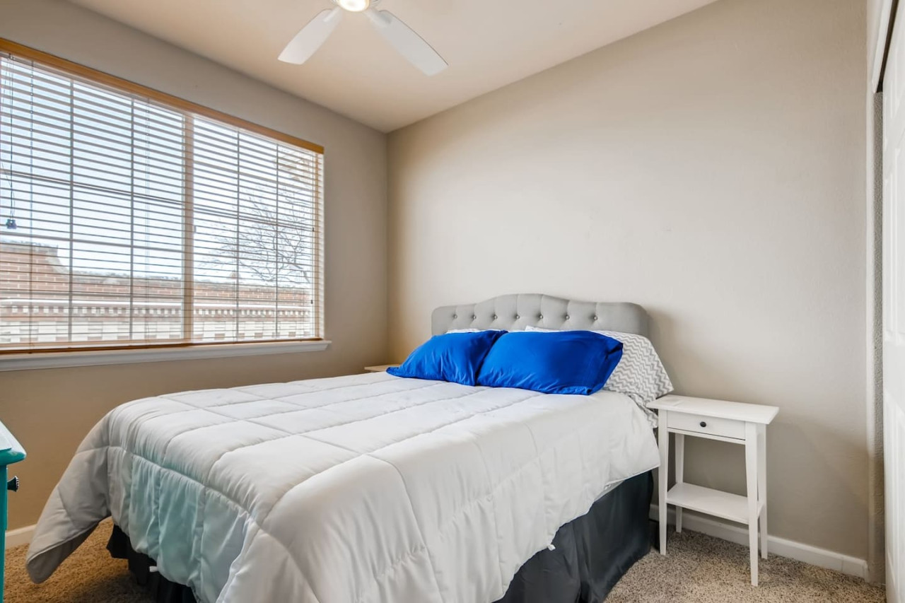 Capital Hill Condo w/ Balcony, Parking, Laundry 6