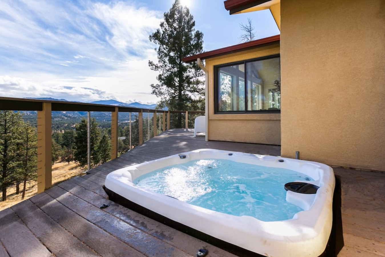 Luxury Mountain Getaway w/ Hot Tub & Deck 2