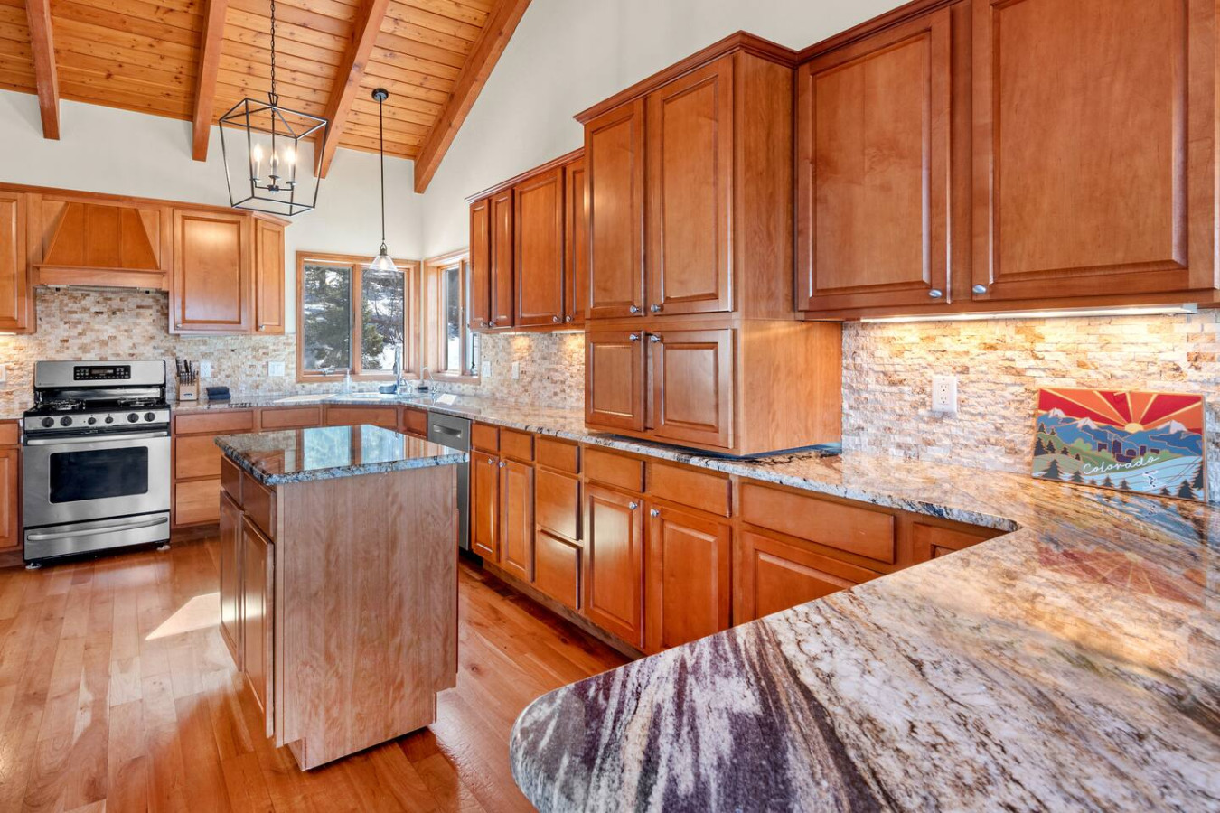 Mountain Retreat I Sleeps 10 I Pool Table I Arcade 5