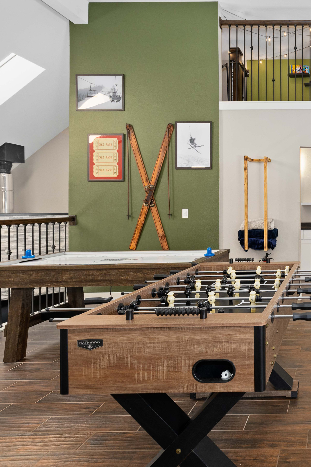 The Beaver Den | Penthouse W/Game Room | 7min To Beaver Creek 2