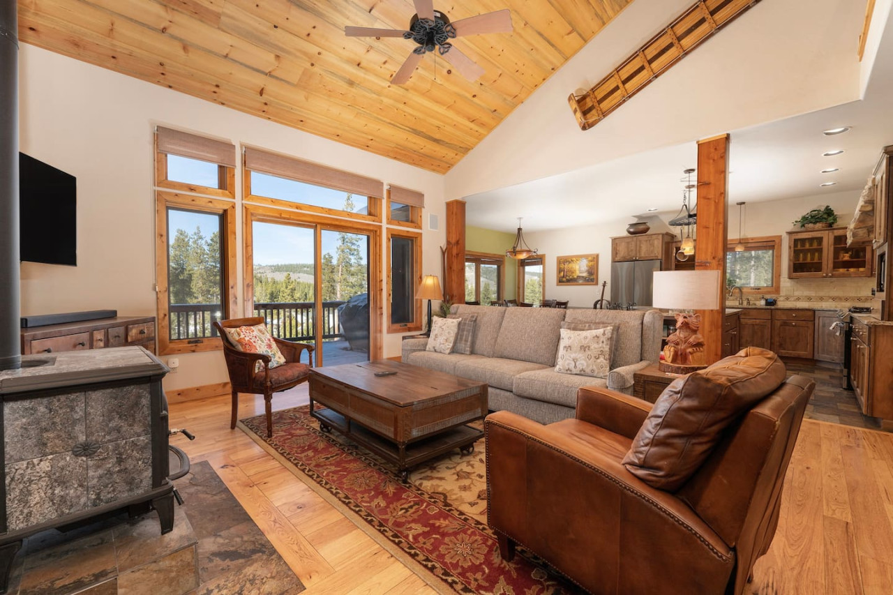 Wagon Ranch Ultimate Retreat | Hot Tub | Families 3