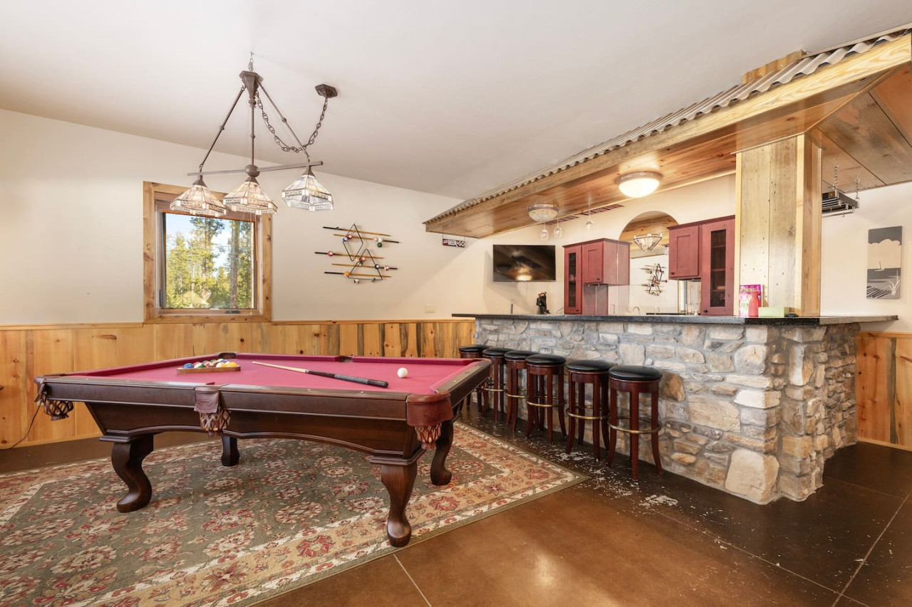 Wagon Ranch Ultimate Retreat | Hot Tub | Families 5