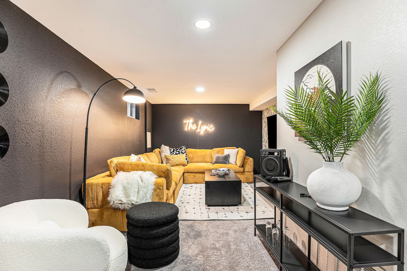 The Lyric — Hot Tub | Firepit | Pet-friendly 4