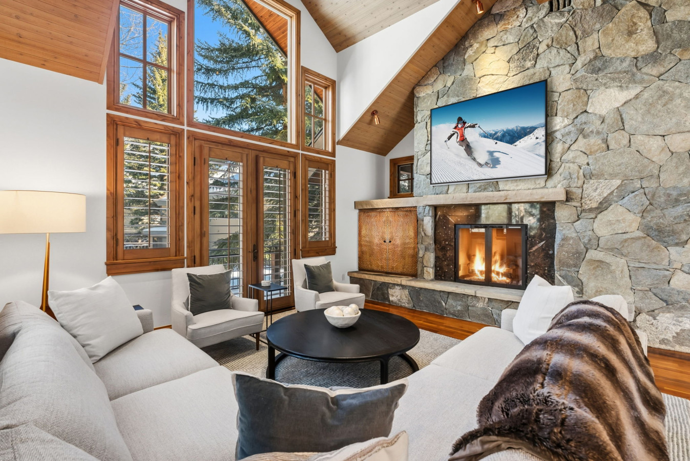 Luxury Vail Estate Near Skiing & Golf Course 5