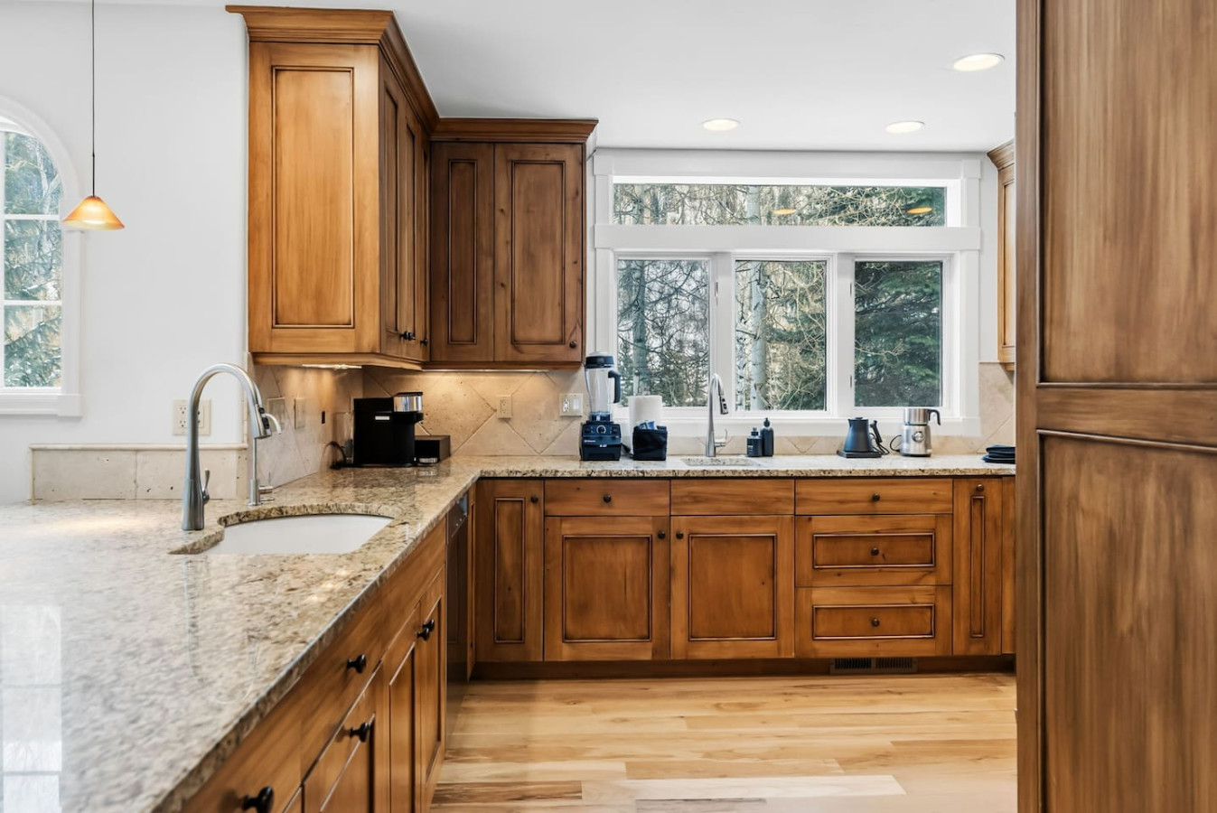 Spruce Street Chalet | Lux Living Mins to Vail 5