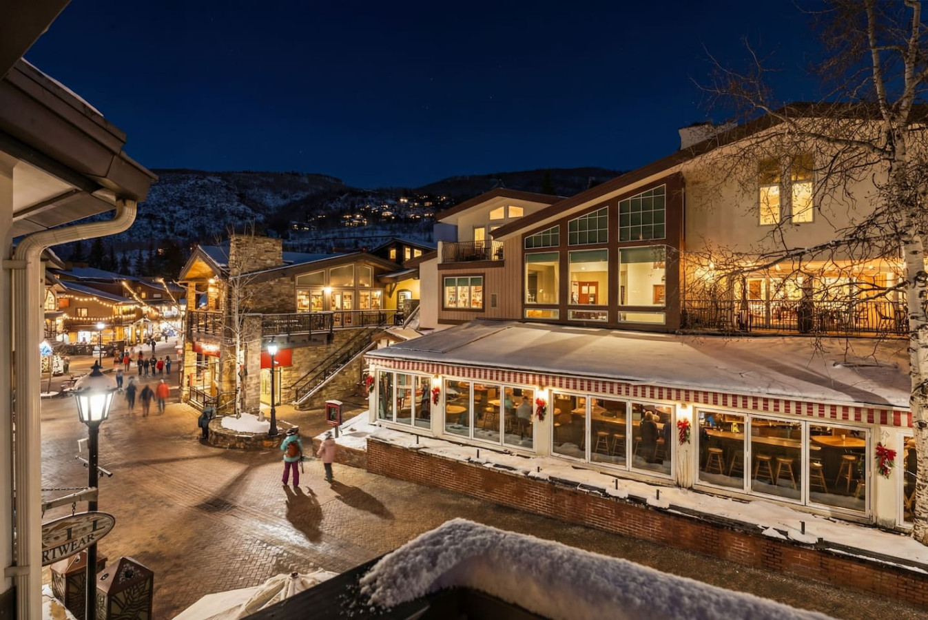 Vail Village Base I Walk to Gondola + Shops I Hot Tub 3