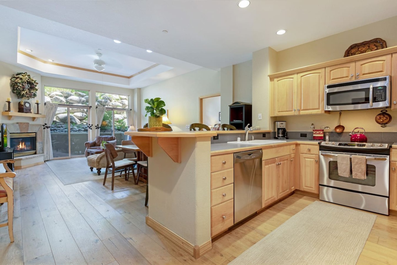 Beaver Creek Village Condo with Pool + Hot Tubs 6