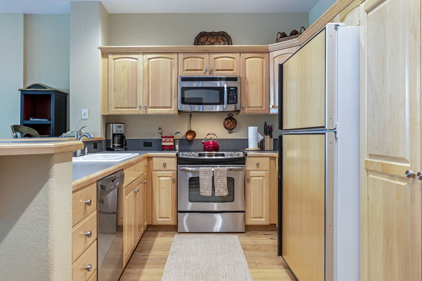 Beaver Creek Village Condo with Pool + Hot Tubs 5