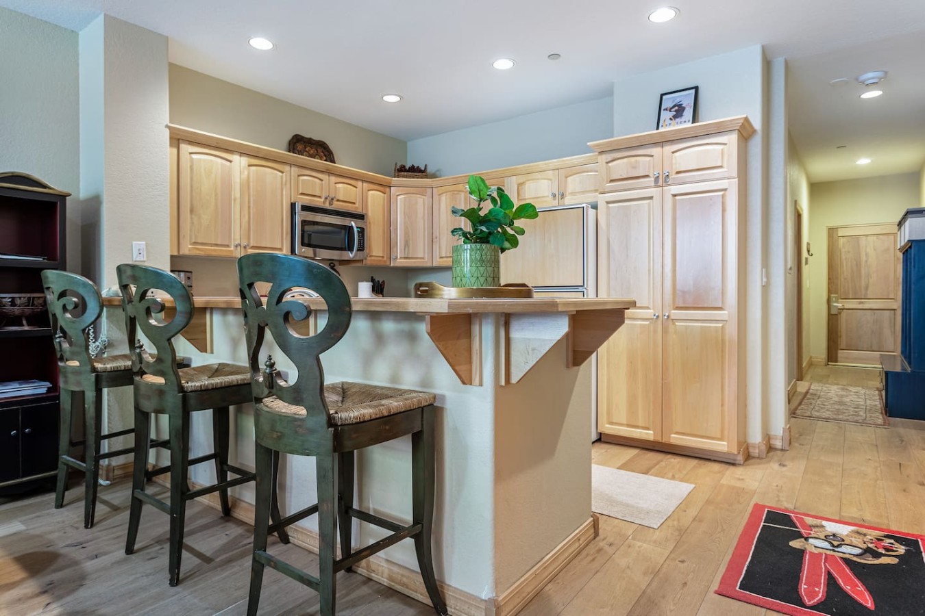 Beaver Creek Village Condo with Pool + Hot Tubs 4