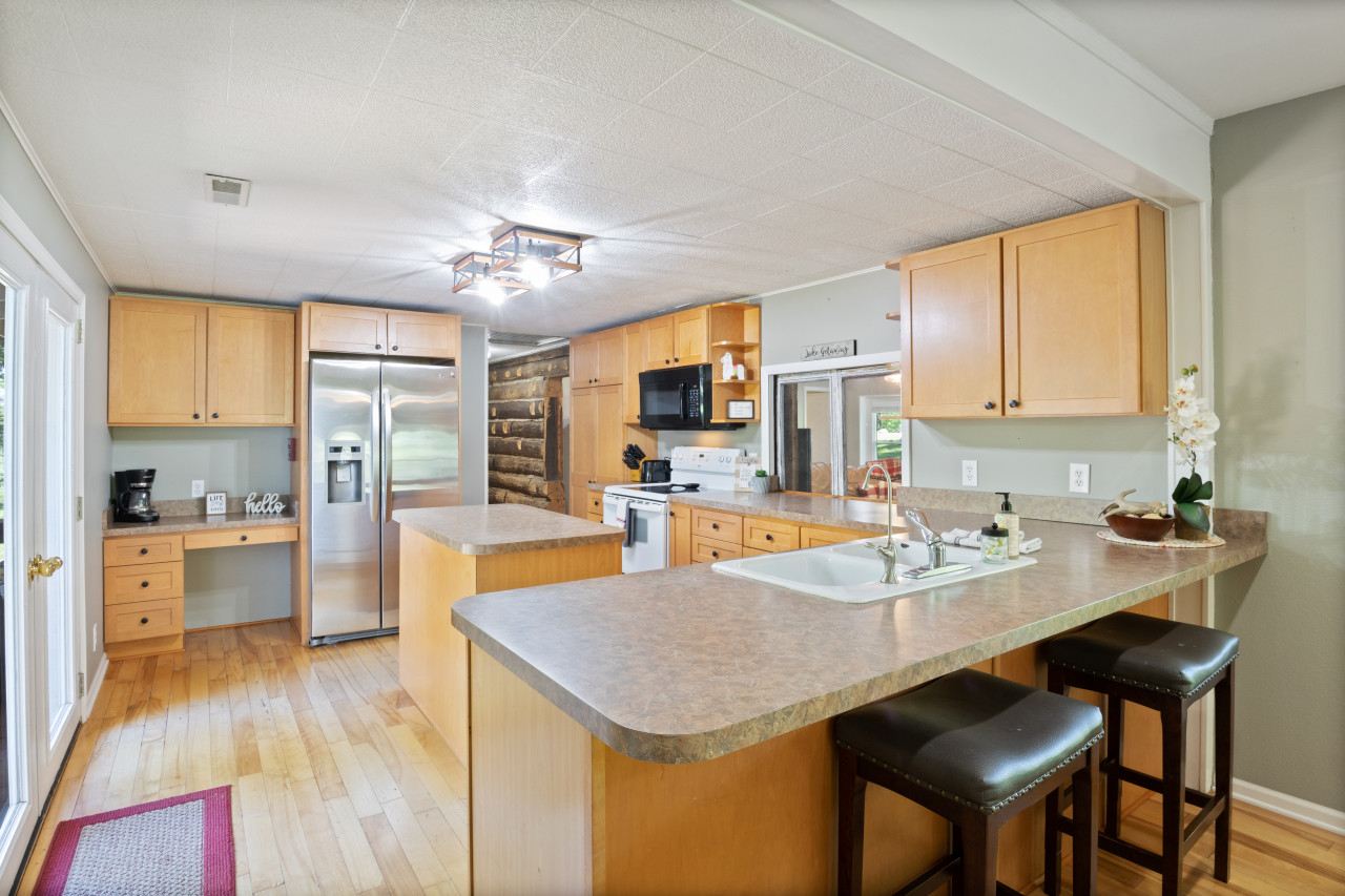 Wolf Point Lodge