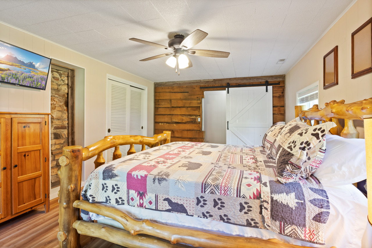 Wolf Point Lodge
