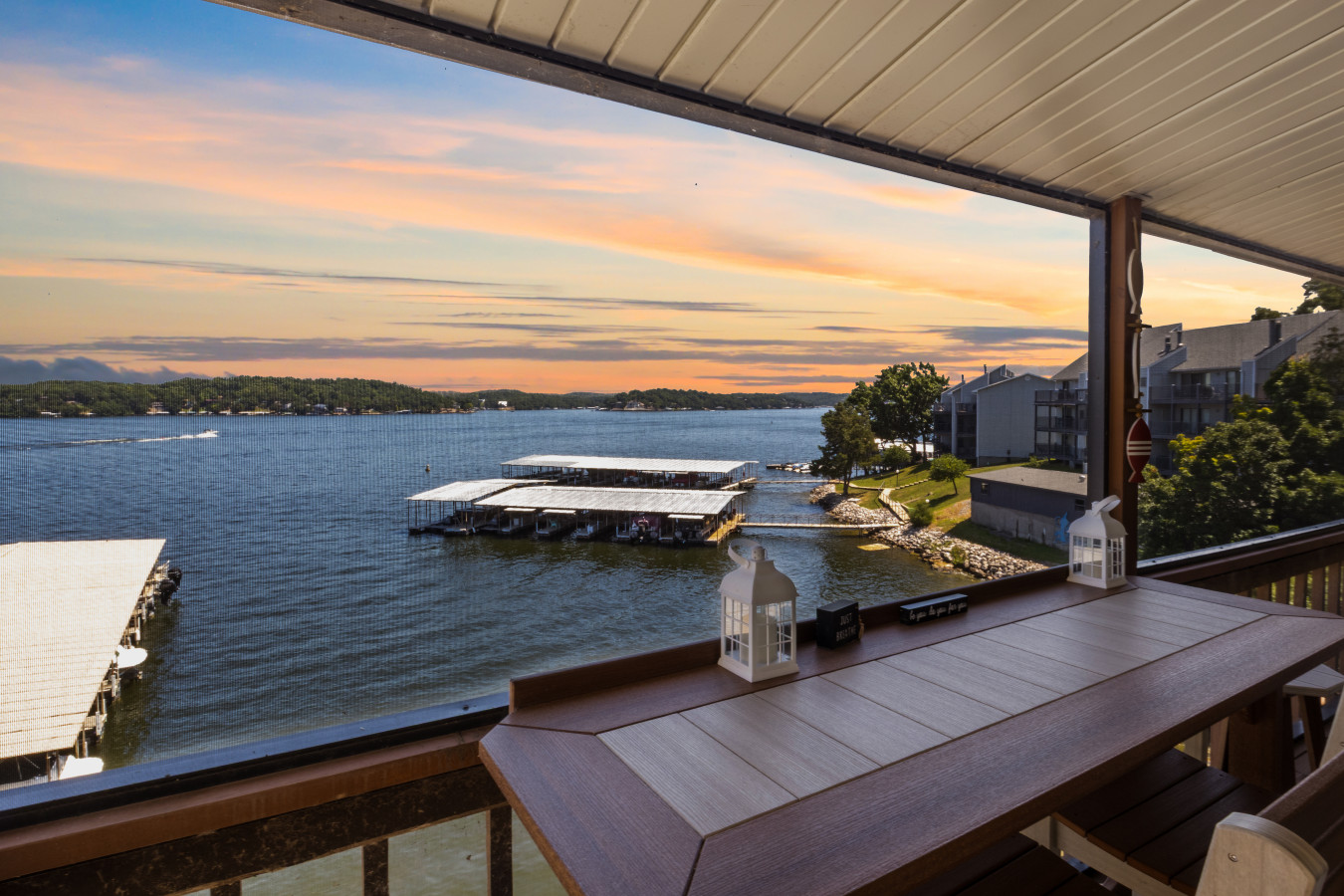 Lakin' It Easy - Top Floor Waterfront Condo! - États-Unis
