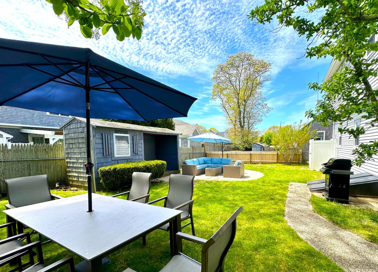 Tataket Cottage by Beaches