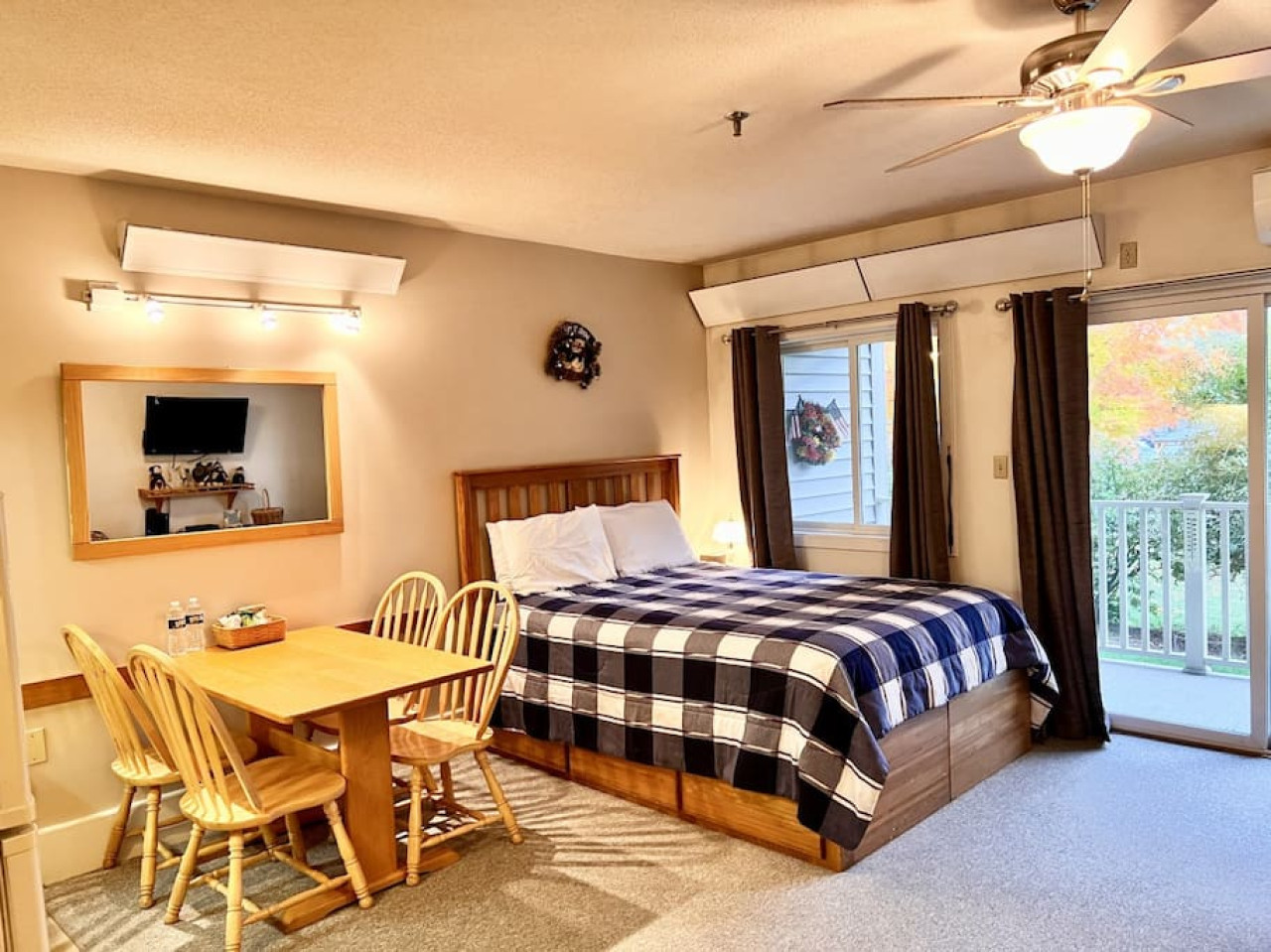 Studio Condo | Balcony | Pool & Hot Tub