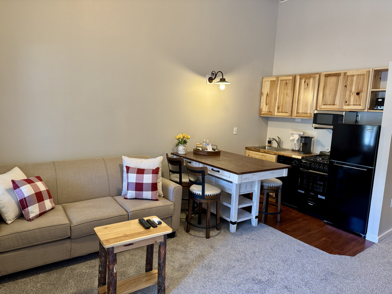 Studio Loft | River View | Sleeps 4