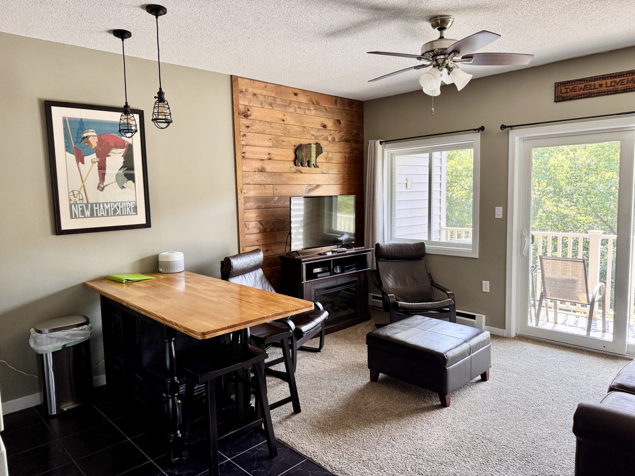 1BR Condo | River View | Balcony