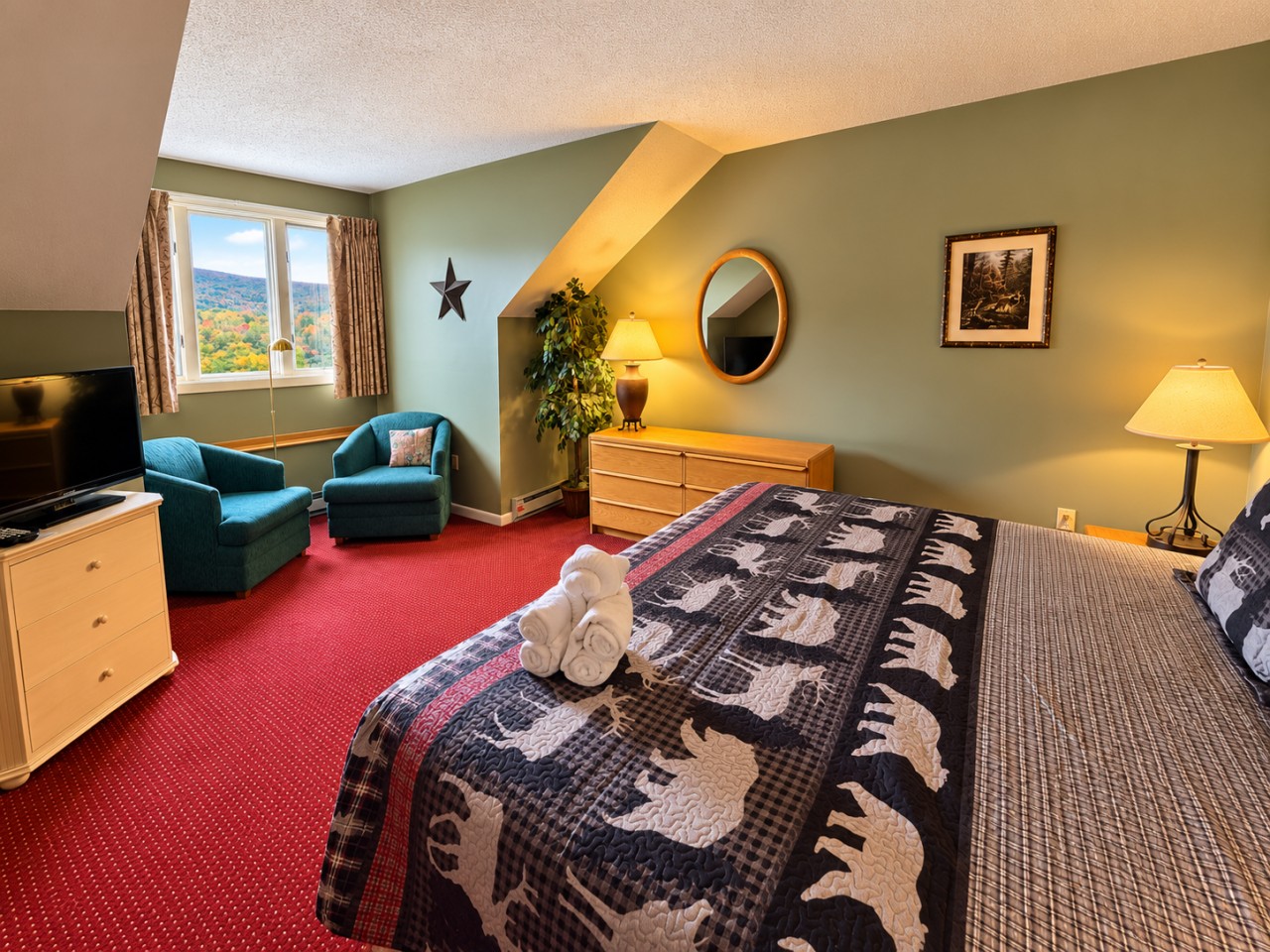 2BR Condo | King + 2 Queens | Jacuzzi | Sleeps 8