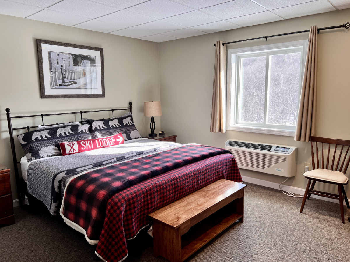 King Room | River & Mountain View | Pool & Hot Tub