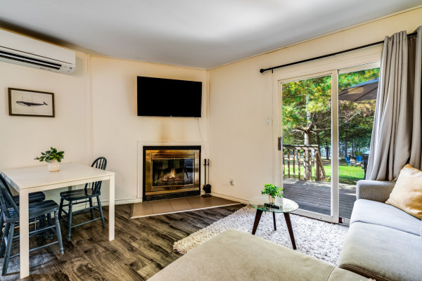 Waterfront Cabin near Algonquin - Tumble Inn