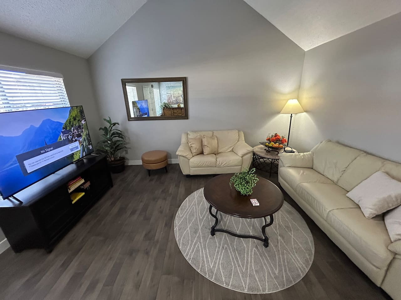 Delightful Del Oro Close To Convention Center/ Strip/ Airport/ Chinatown - Las Vegas, NV