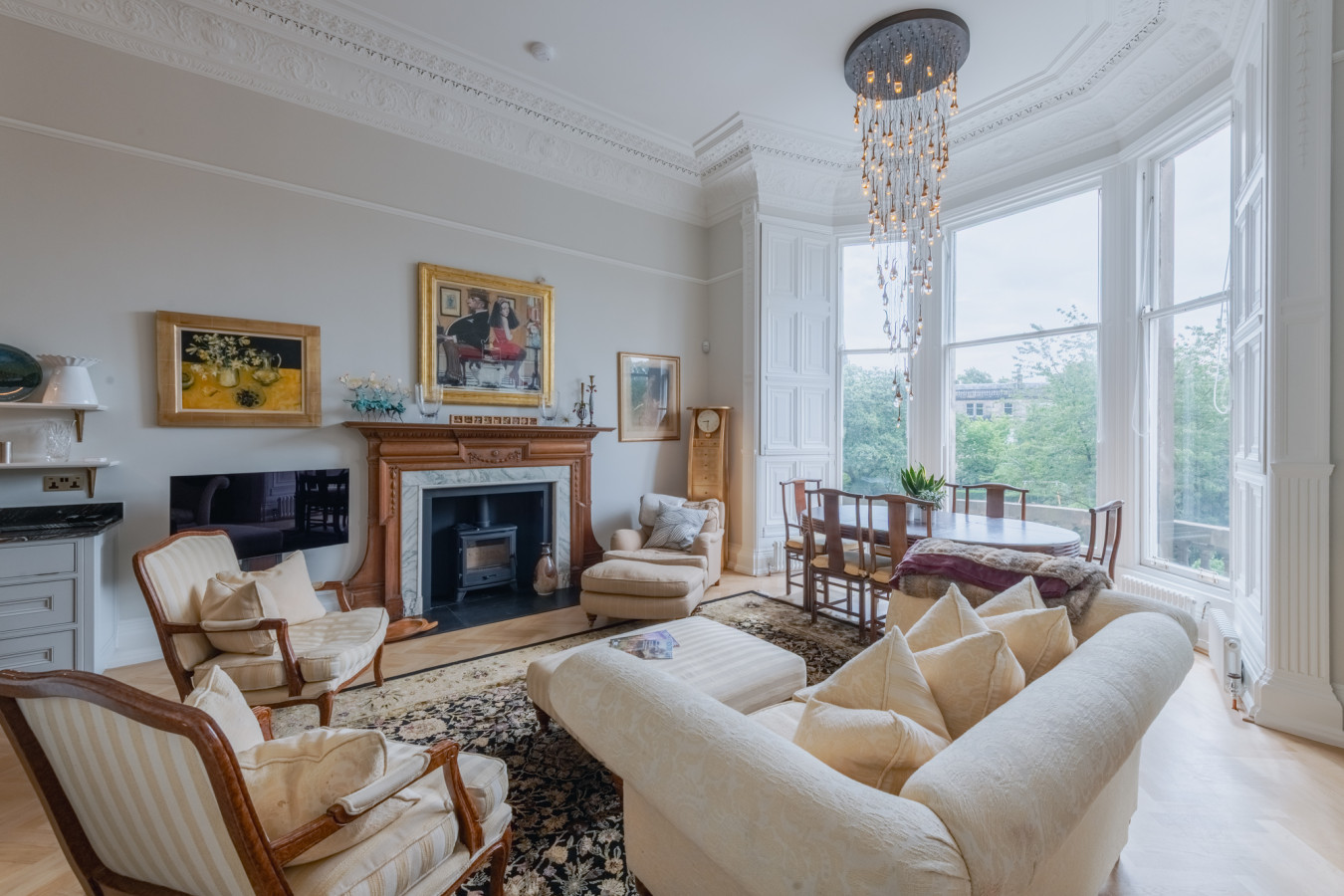 Luxury West End flat with stunning bay window views serviced apartment - Edinburgh - VivreStays