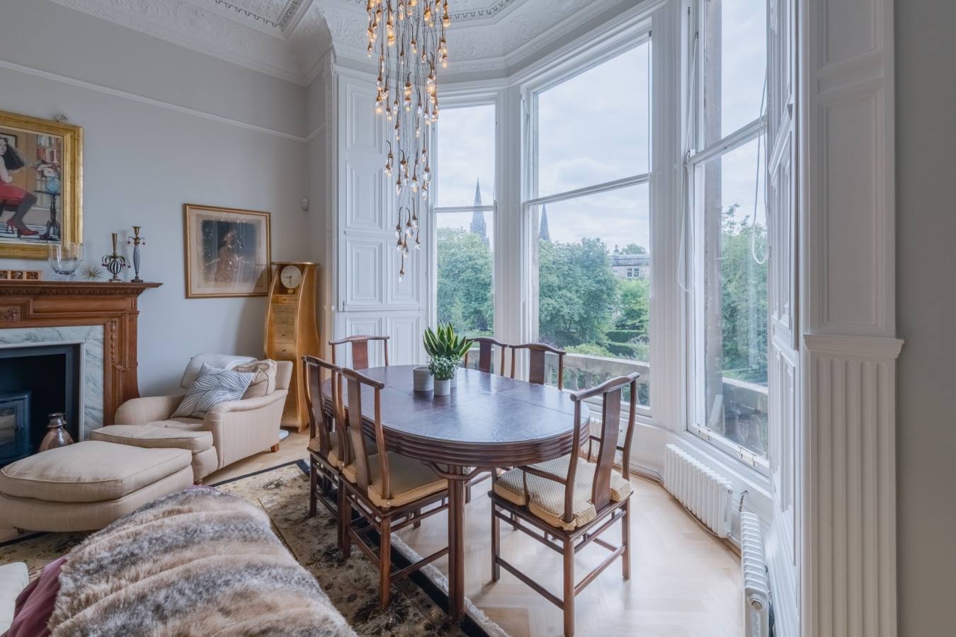 Luxury West End flat with stunning bay window views in 9/1 Eglinton Crescent, Edinburgh EH12, UK - Property image 5 - VivreStays