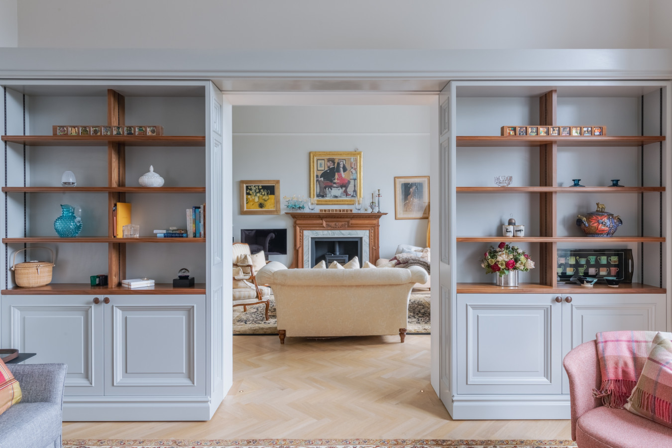 Luxury West End flat with stunning bay window views in 9/1 Eglinton Crescent, Edinburgh EH12, UK - Property image 4 - VivreStays