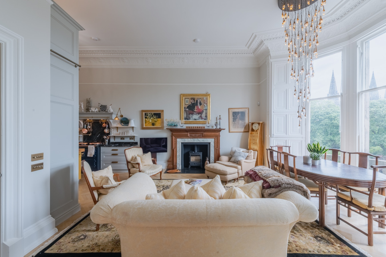 Luxury West End flat with stunning bay window views in 9/1 Eglinton Crescent, Edinburgh EH12, UK - Property image 2 - VivreStays