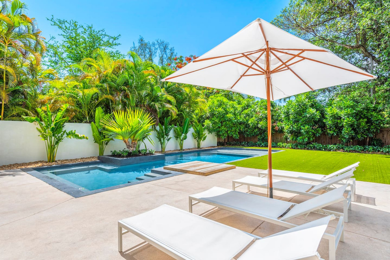 Private Oasis with Pool sleeps 12, Brand new ! - 2