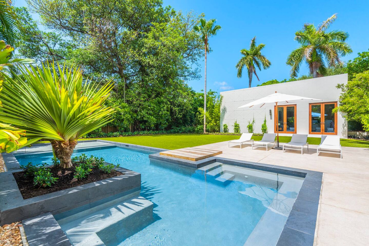 Private Oasis with Pool sleeps 12, Brand new ! - 4