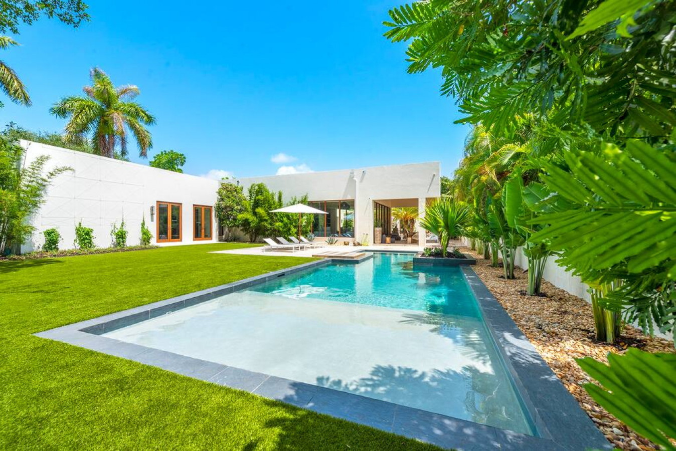 Private Oasis with Pool sleeps 12, Brand new ! - 3