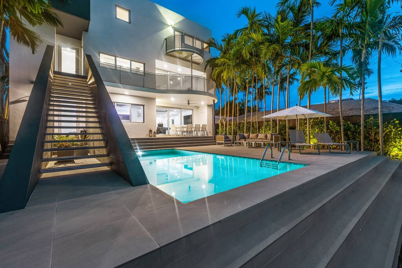 Modern waterfront Villa w/ Pool and Gym, Sleeps 8. - 5