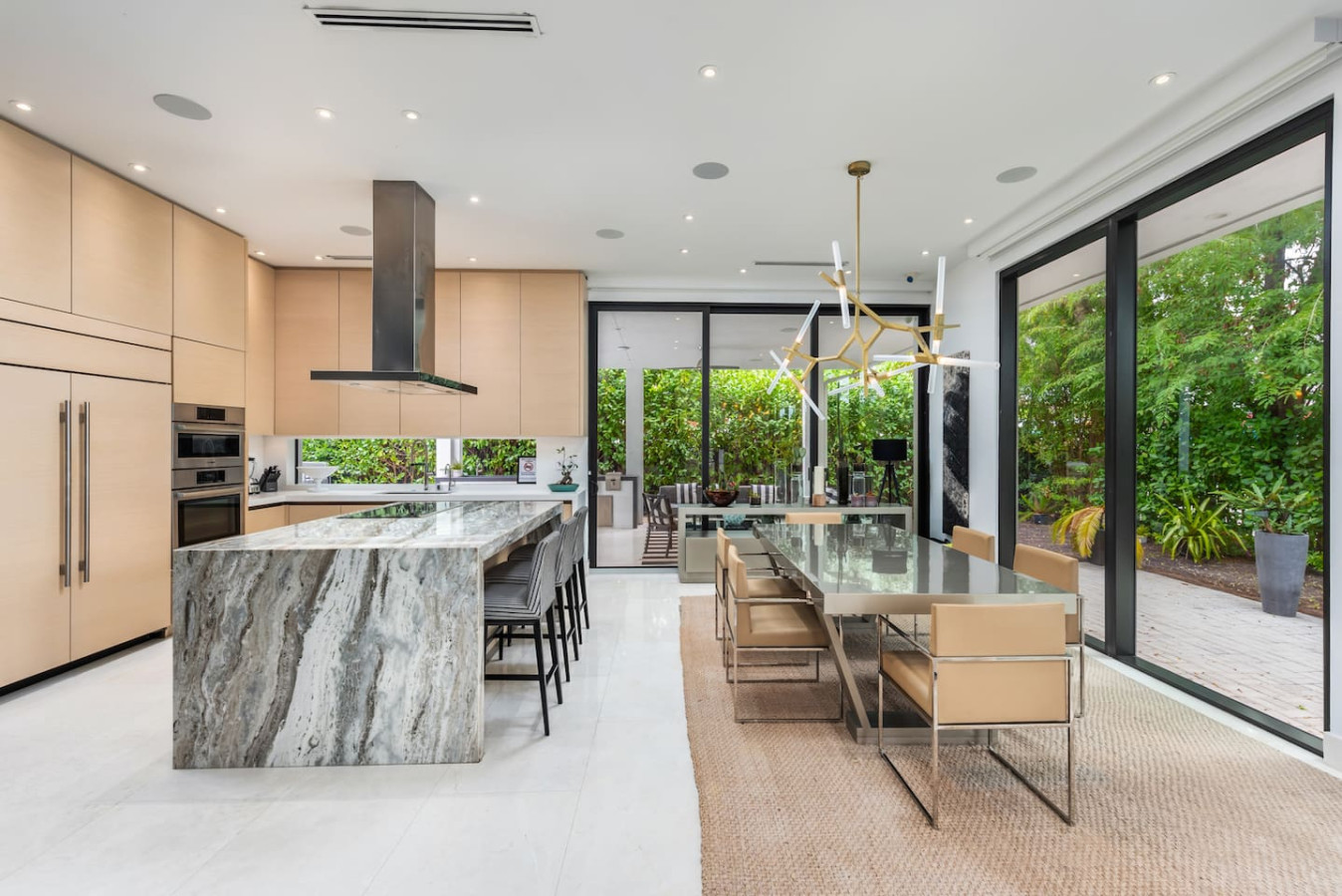 Lux Villa for 12 Miami Design District with Pool! - 2