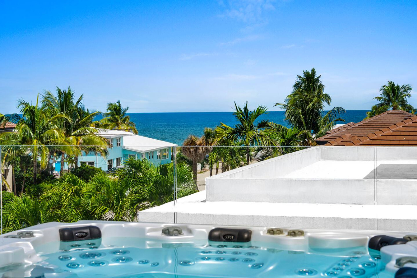 Modern Beach Villa w/ Rooftop Jacuzzi & Pool - 5