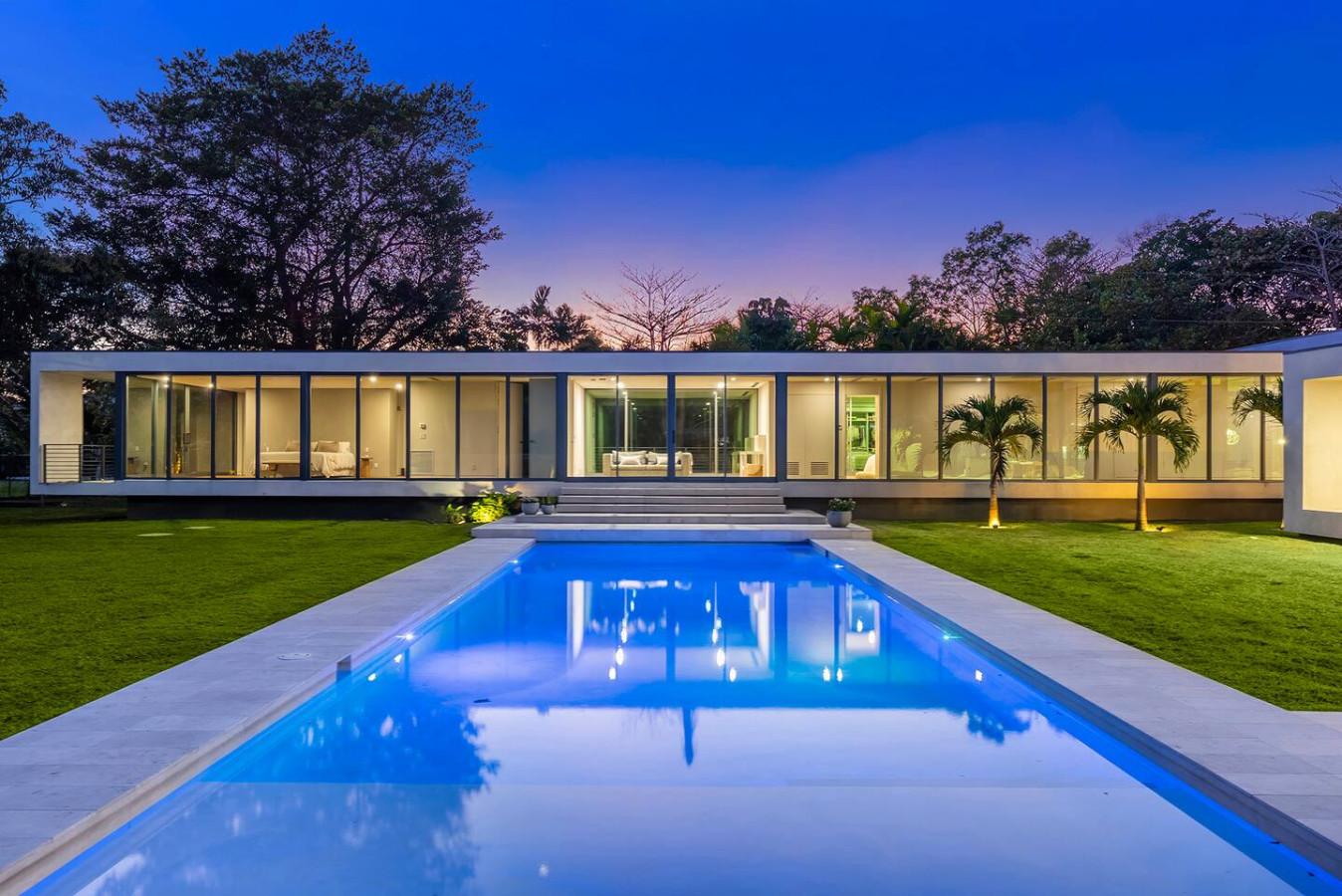 Modern Villa w Pool + Spacious Outdoor Living