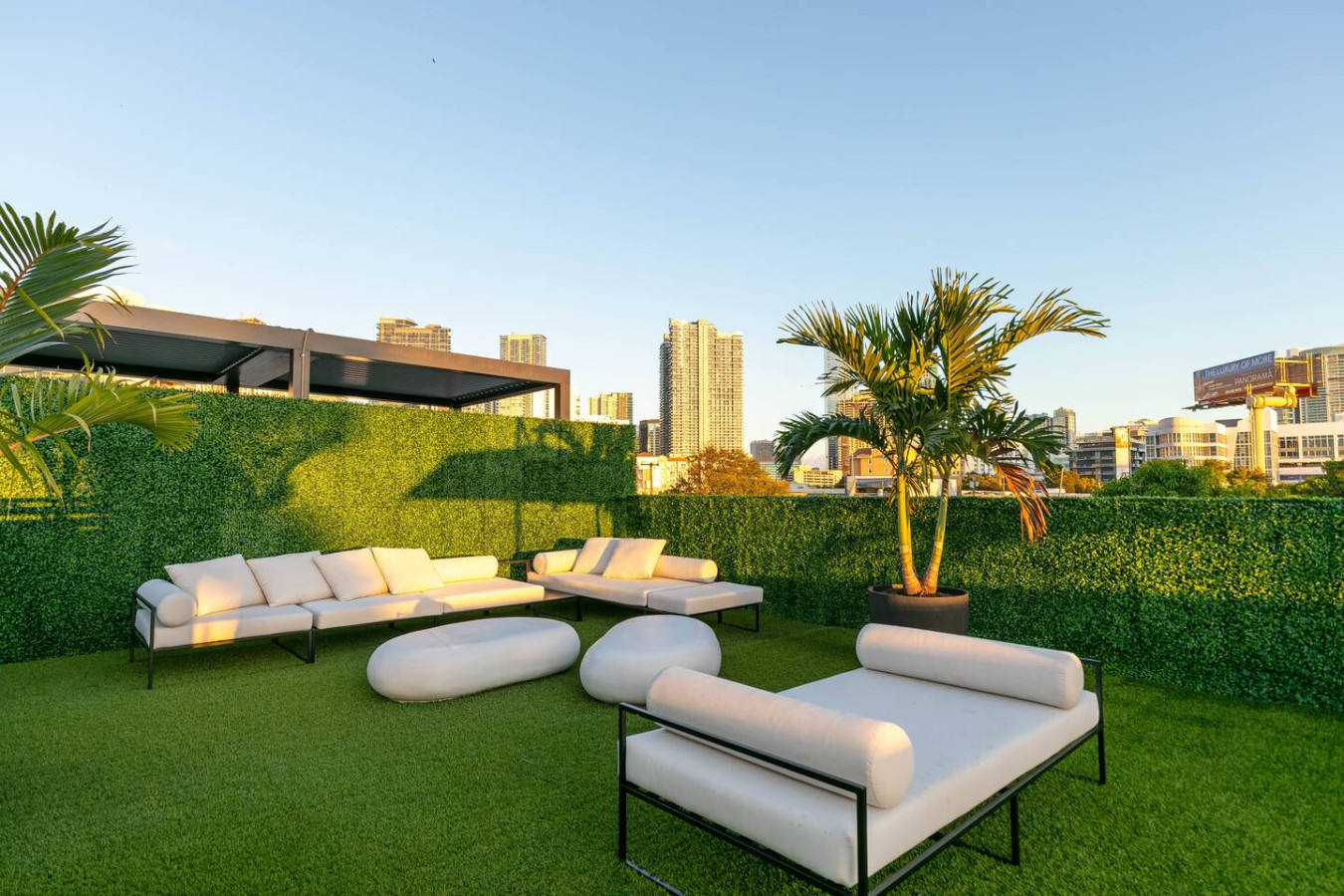 Luxury Villa w/ Rooftop Pool & Theater - 4