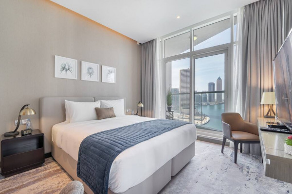 Bright & Deluxe Studio with Pool and Canal View